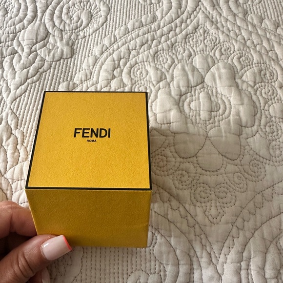FENDI Beautiful ring - Picture 2 of 3
